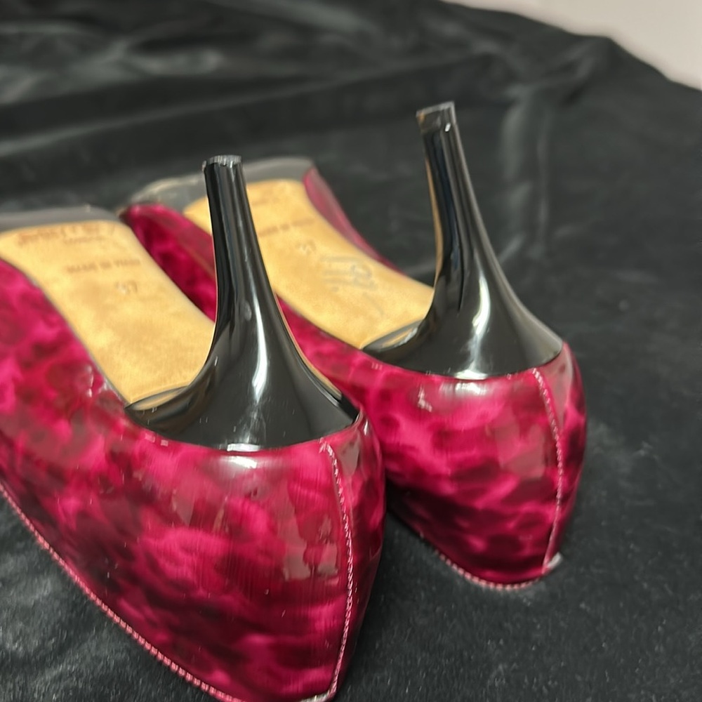 Jimmy Choo red and black Women's Shoes size 37. One small mark on one heel - Picture 5 of 8